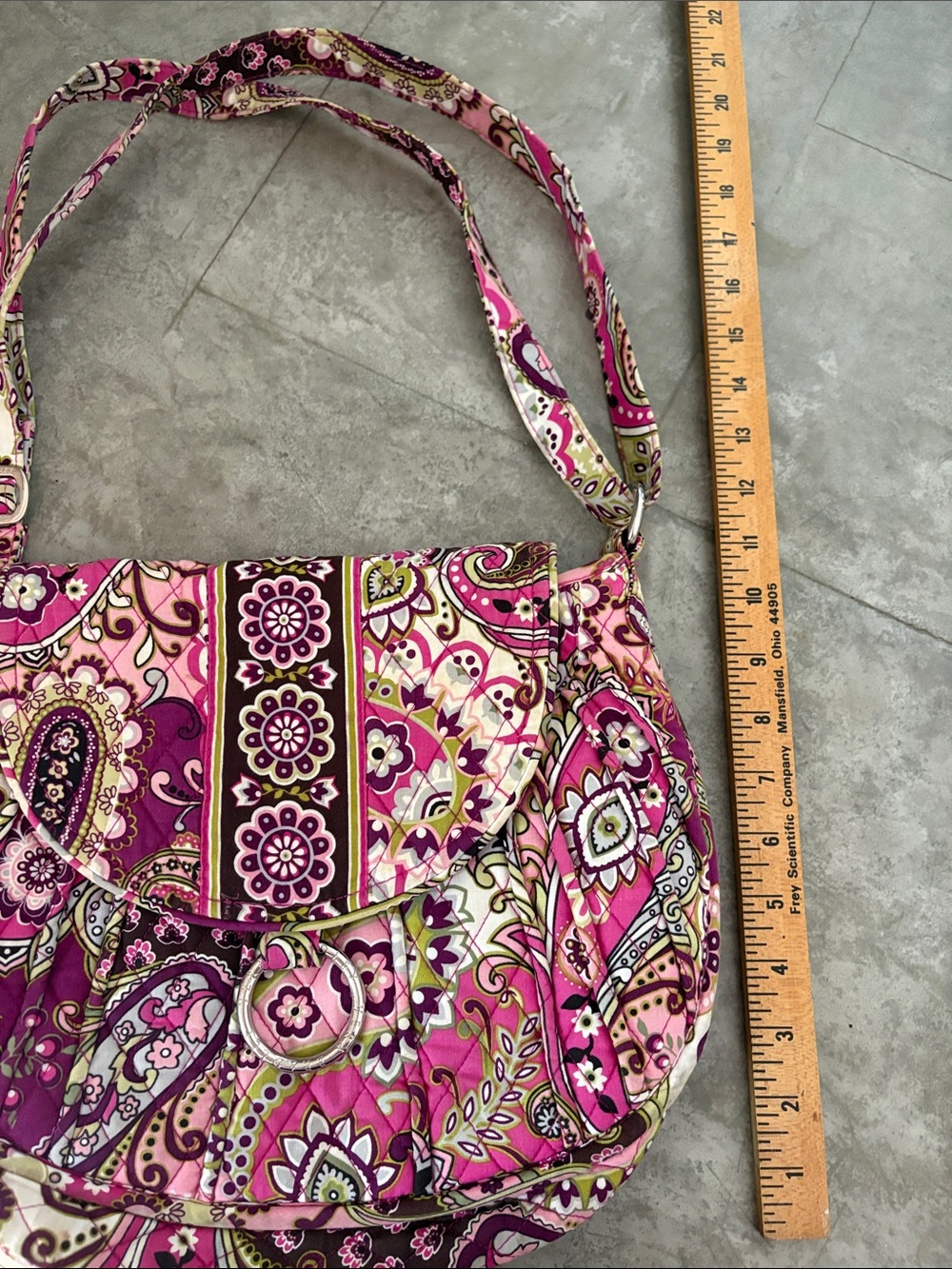 retired Vera Bradley quilted cotton crossbody bag vibrant Very Berry Paisley - Picture 8 of 8